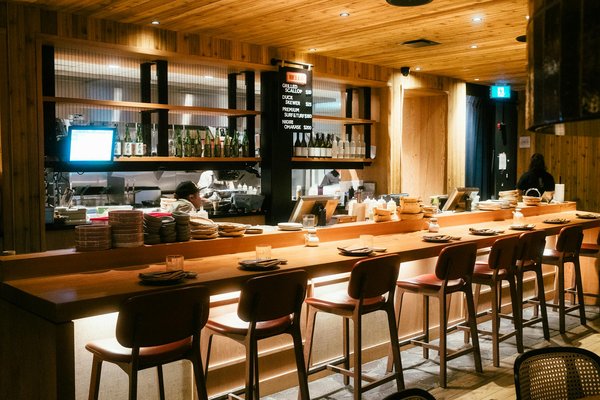 How can UK restaurants improve kitchen workflow efficiency?